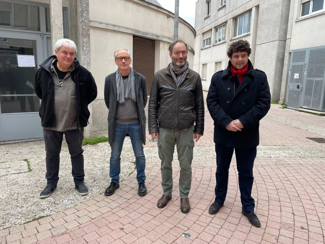 Un collectif d'opposants à Amazon